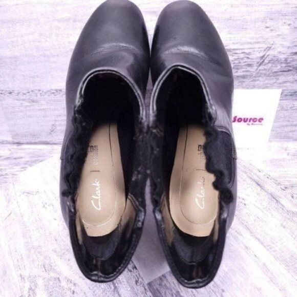 Clarks Heeled Block Heel Pull on Chelsea Leather Ankle Boot Black Women's sz 7.5 - Picture 7 of 9
